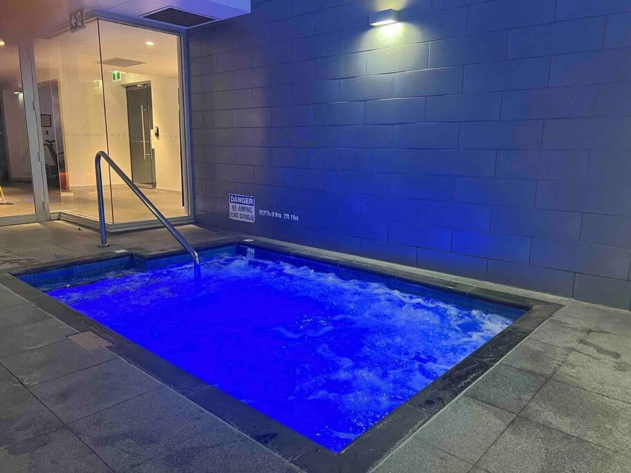 City Apartment, Pool & Carpark Аделаида Экстерьер фото