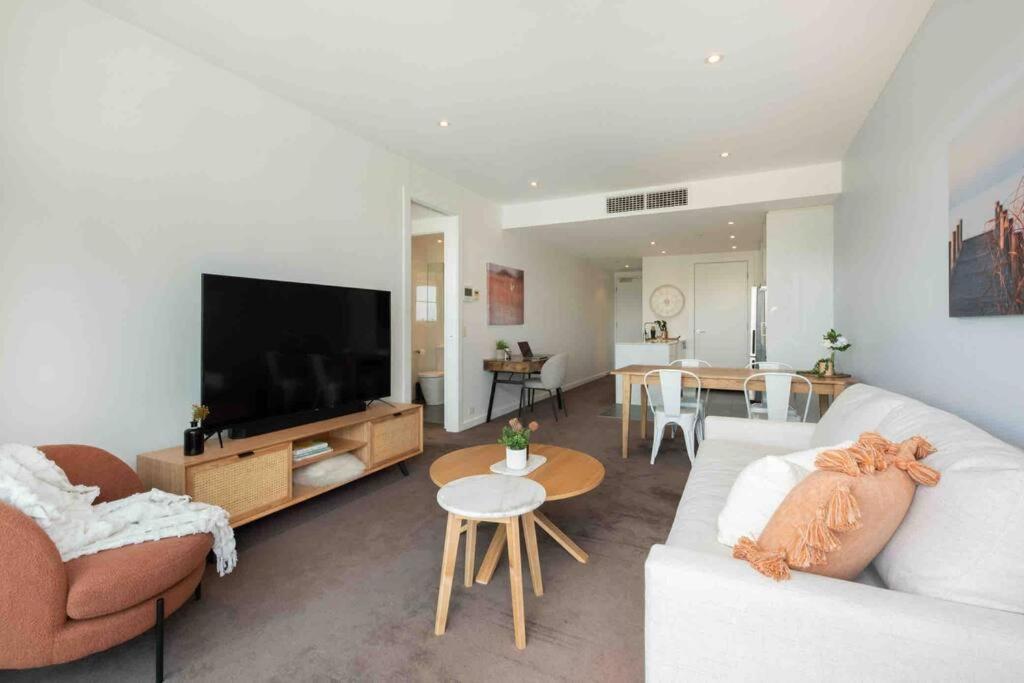 City Apartment, Pool & Carpark Аделаида Экстерьер фото
