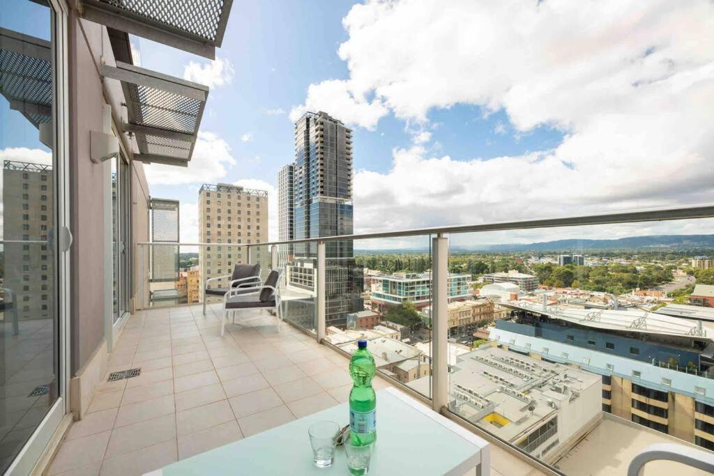City Apartment, Pool & Carpark Аделаида Экстерьер фото