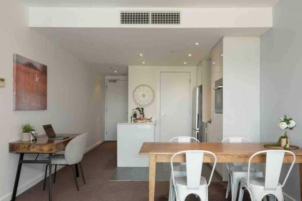 City Apartment, Pool & Carpark Аделаида Экстерьер фото